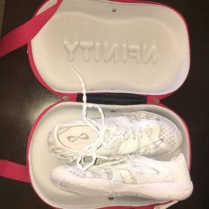 Nfinity Vengeance cheer shoes- new no box